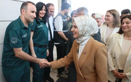 Bakan Göktaş Kapıkule'de gurbetçileri karşıladı