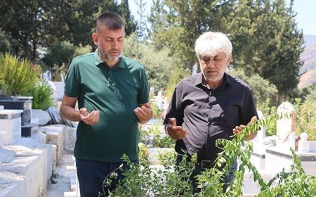 Cenazeyi yıkadılar, defnettiler; kendi babaları olmadığını fark etmediler: Helallik de istemişler