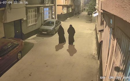 Adana'da çarşaflı hırsızlık! Kameralara yakalandılar: 1 gün önceden plan yaptıkları ortaya çıktı