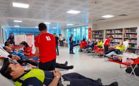 Tekirdağ'da polis ve jandarmadan Kızılay'a kan bağışı