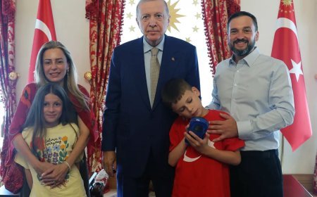 Cumhurbaşkanı Erdoğan "Cake Not Hate" kampanyasıyla tanınan Harris'i kabul etti