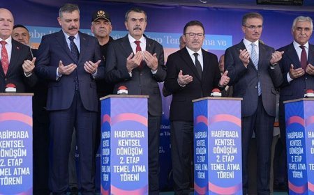 Bakanlar Tekin ve Çiftçi, Erzurum'da temel atma ve konut anahtar teslim törenine katıldı