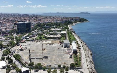 Kadıköy Rıhtım Camisi'nin yapımına ilk kazığın çakılmasıyla başlandı