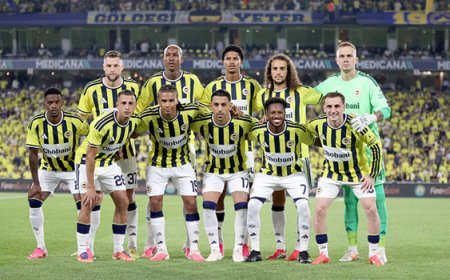Fenerbahçe'nin UEFA kadrosunda değişiklik!