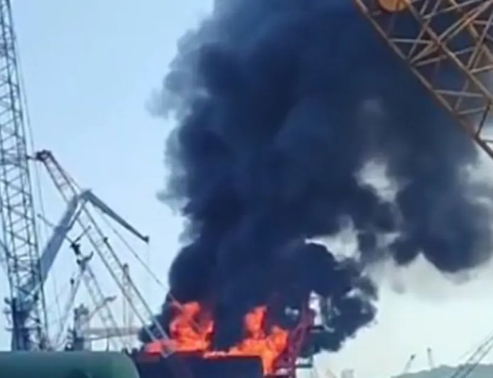 Aliağa'da gemi söküm tesisinde korkutan yangın