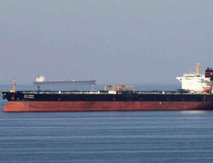 İran Devrim Muhafızları: Hürmüz Boğazı'nda 3 petrol tankerini hedef aldık