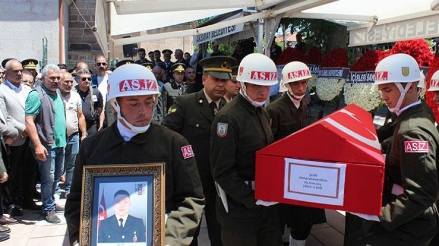 Kaza şehidi uzman çavuş Abdurrahman Hilal'e veda