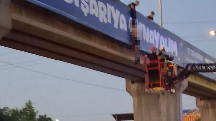 Kocaeli'de dehşete düşüren görüntü! Üst geçitte yarı çıplak halde asılı bulundu