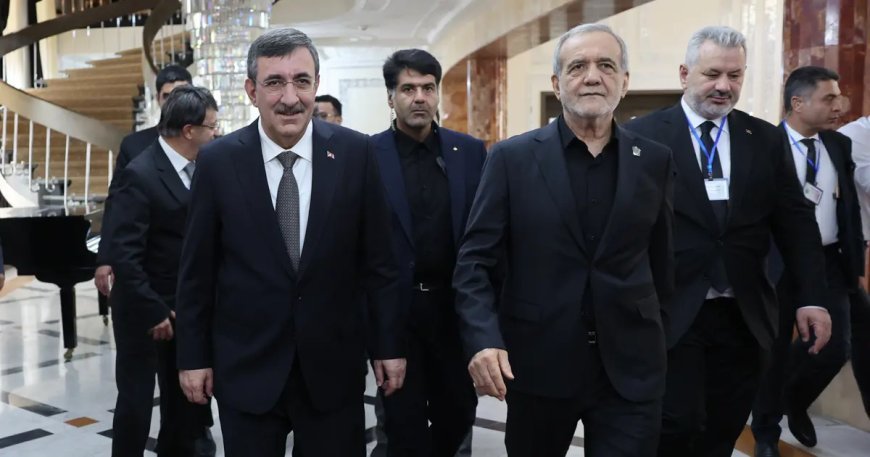 Cumhurbaşkanı Yardımcısı Yılmaz Hamaney'in cenaze törenine katıldı