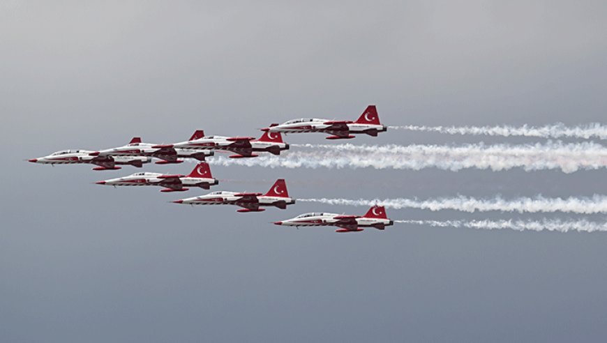 Ankara semalarında nefes kesen prova! Türk Yıldızları NATO Zirvesi öncesi son hazırlığını yaptı