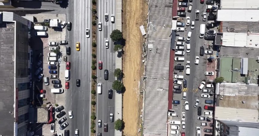 Başakşehir'de otopark için ağaçlar kesildi