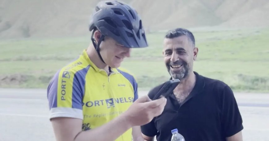 Erzurum'da gülümseten karşılaşma: Erzurum yolunda İngiliz turiste Şenkaya misafirperverliği