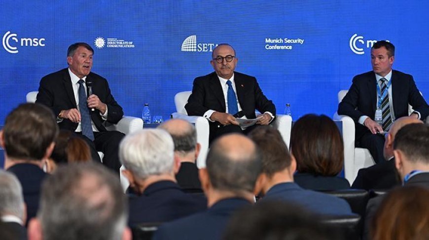 NATO Ankara Zirvesi bünyesinde 'Zirveye Doğru' paneli düzenlendi