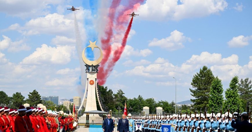 İşte Türk Yıldızları'nın selamlama uçuşunun kokpit görüntüleri
