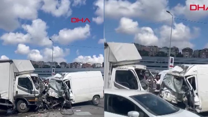Son dakika... Bağcılar'da seyir halindeki kamyon ile minibüs çarpıştı