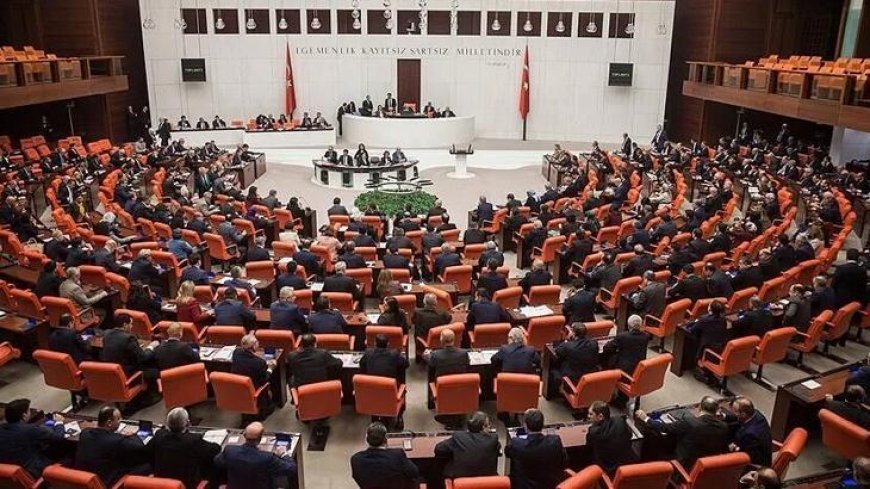 Öğrenci affına ve yükseköğretime ilişkin düzenlemeleri içeren kanun teklifi komisyonda kabul edildi