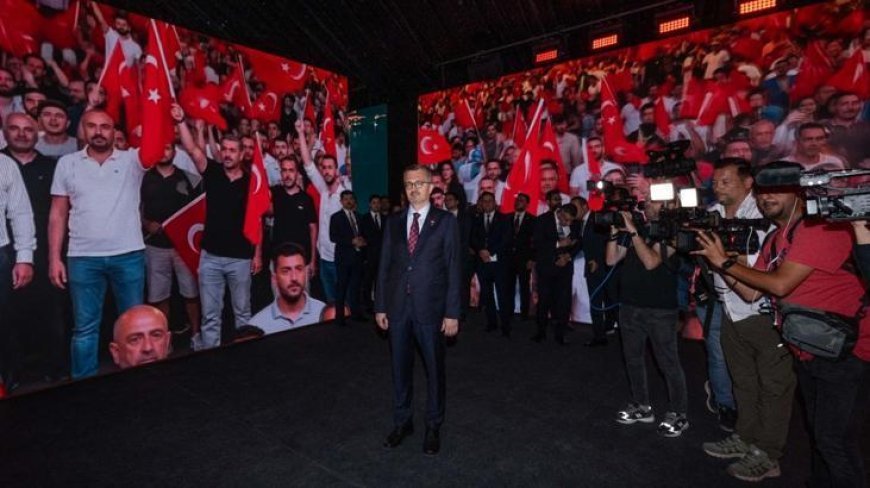 İletişim Başkanı Duran, ‘İrade Bizim, Zafer Bizim’ Dijital Zaman Tünelini ziyaret etti: O geceyi tekrar yaşadık