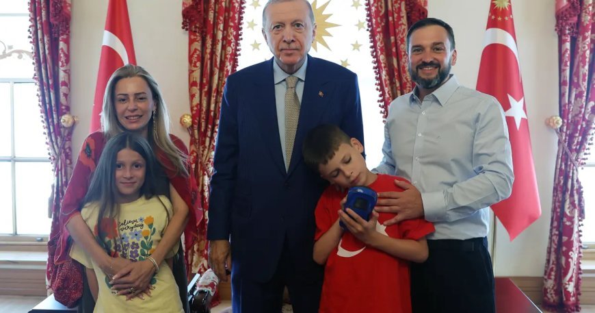 Cumhurbaşkanı Erdoğan "Cake Not Hate" kampanyasıyla tanınan Harris'i kabul etti