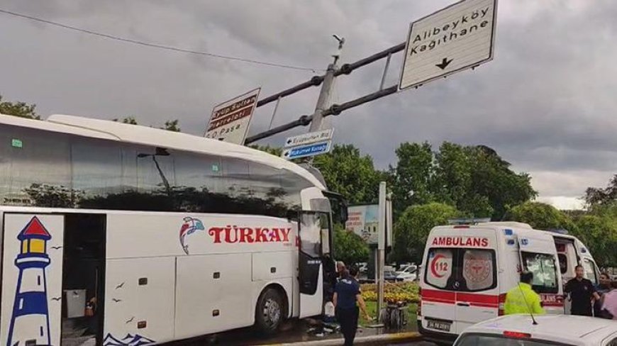 Eyüpsultan'da yolcu otobüsü otomobile çarptı! Yaralılar var