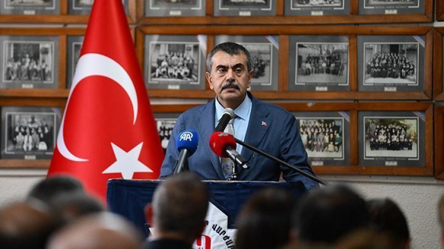 Bakan Tekin'den Özel Bezciyan Ermeni İlköğretim Okulu ve Ortaokulunu ziyaret