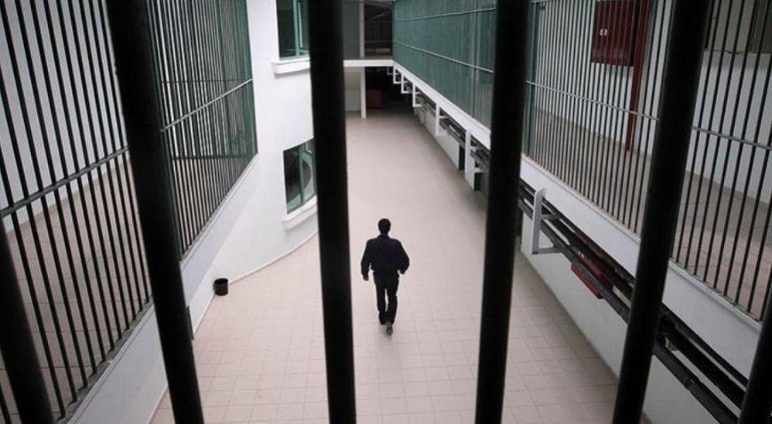 Ülkenin başına geldi 70 bin suçluyu salıverdi! Tepkiler çığ gibi büyüyor