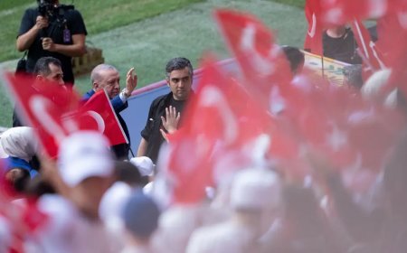 Cumhurbaşkanı Erdoğan: Geçmişteki gibi gençleri kirli oyunlarına alet edemezler