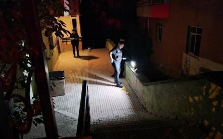 Gece yarısı dehşet anları! Çorum'da apartman dairesine pompalı tüfekle saldırı