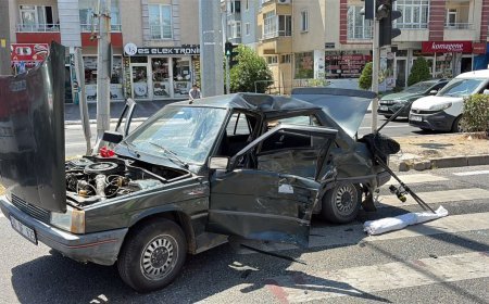 Ters yönden çıkan otomobil kazaya neden oldu