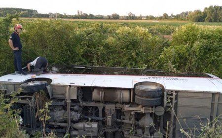 Samsun’da özel halk otobüsü şarampole devrildi: 21 kişi yaralandı