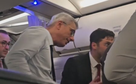 Uçakta rahatsızlandı, ilk müdahaleyi Bakan Memişoğlu yaptı