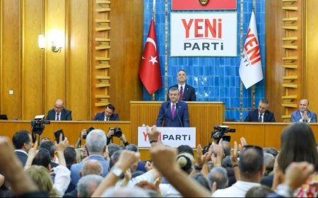 Özgür Özel: Türkiye'nin tüm demokratlarını partimize davet ediyorum