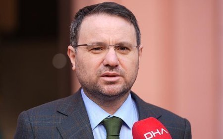Bakan Gürlek, Behçet Oktay'ın ailesini kabul etti