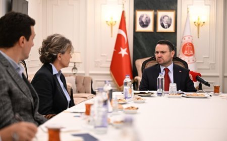 Adalet Bakanı Akın Gürlek, Behçet Oktay ve Uğur Mumcu'nun aileleriyle görüştü