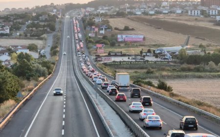 İstanbul'dan Tekirdağ'a hafta sonu akını: Kilometrelerce araç kuyruğu oluştu