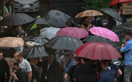 Meteoroloji saat saat uyardı. İstanbul'a sağanak geliyor, kuvvetli rüzgara dikkat