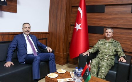 Dışişleri Bakanı Hakan Fidan, Trablus'ta TSK Libya Görev Grup Komutanlığını ziyaret etti