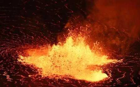 Dünyanın en aktif yanardağlarından biri 53'üncü kez patladı! '150 metre yüksekliğe ulaştı'