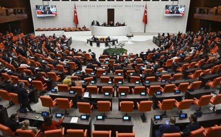 Üç milletvekili daha AK Parti'ye katıldı. İşte Meclis'teki yeni sandalye dağılımı