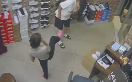 Çocuklarla oyalayıp çift çift çaldılar! Pazar arabalı hırsızlık kamerada
