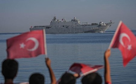 Türk donanmasının seçkin platformları 'TEKNOFEST Mavi Vatan' öncesi Yalova'da selamlama geçişi yaptı