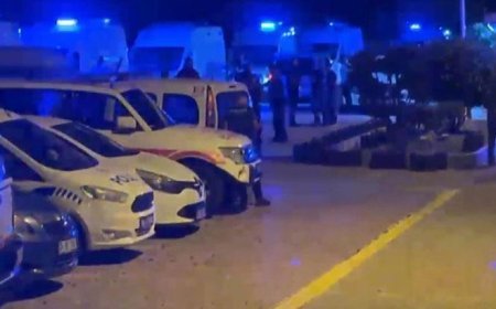 Zeytinburnu açıklarında gemide zehirlenen 4 kişi hastaneye sevk edildi