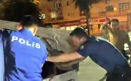 Kamyonetin kasasından 19 kaçak göçmen çıktı! Sürücünün savunması dikkat çekti