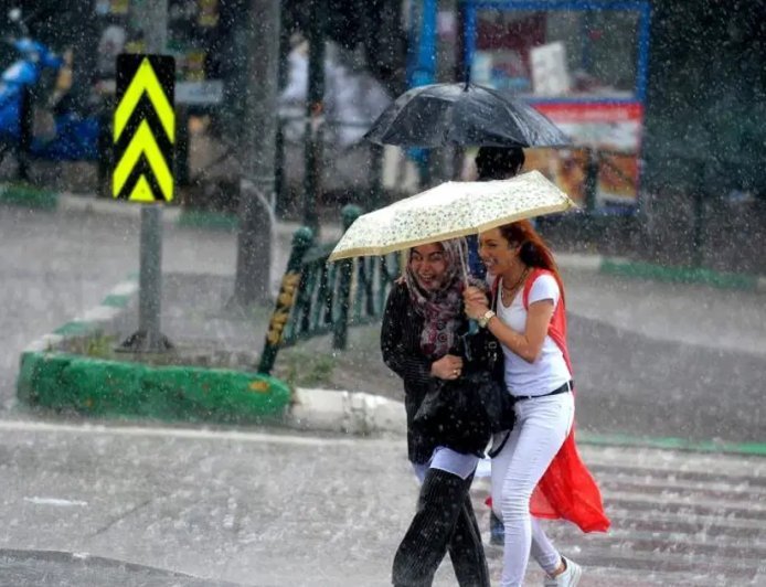 Meteorolojiden kuvvetli sağanak uyarısı. 11 şehir için sarı kodlu uyarı yapıldı