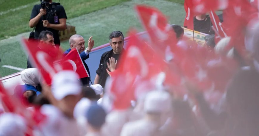 Cumhurbaşkanı Erdoğan: Geçmişteki gibi gençleri kirli oyunlarına alet edemezler