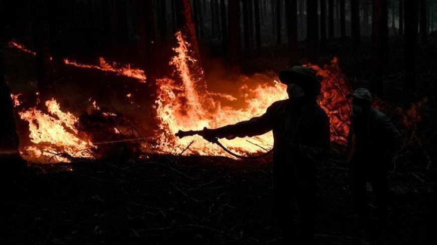 Türkiye alevlerle mücadele ediyor! Bakan Yumaklı son durumu paylaştı: 218 yangından 213'ü kontrol altına alındı