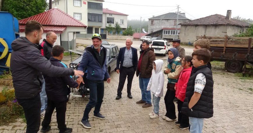 Fransız gezgin bisikletle Çin'e gidiyordu. Türkiye'de mola verdi, içtiği çaya hayran oldu