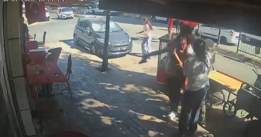 "Laf atma" kavgasında araya giren kişi öldü. Güvenlik kamerası görüntüleri ortaya çıktı