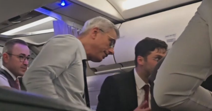 Uçakta rahatsızlandı, ilk müdahaleyi Bakan Memişoğlu yaptı