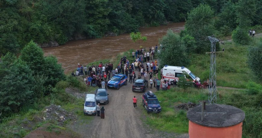 Giresun'da anne ile iki kızı sel sularına kapıldı. Kardeşlerin cansız bedeni bulundu