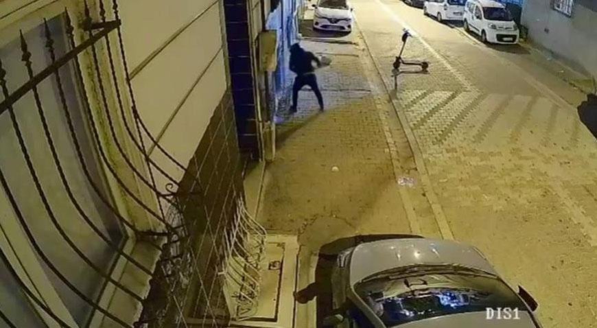 Eski sevgili dehşeti! Önce binayı kundakladı sonra camları kırdı: Geceleri 2-3 gibi geliyor